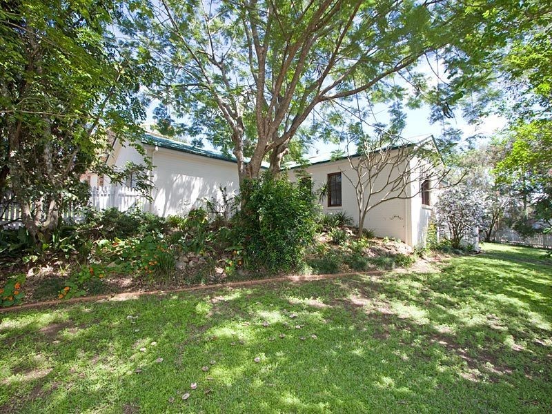 Brookfield QLD 4069