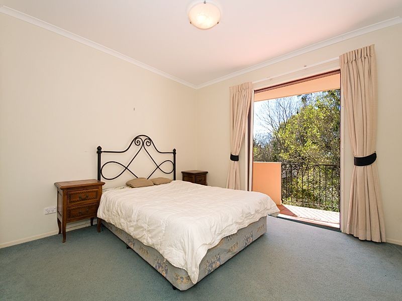 6/74A Sir Fred Schonell Drive, St Lucia QLD 4067