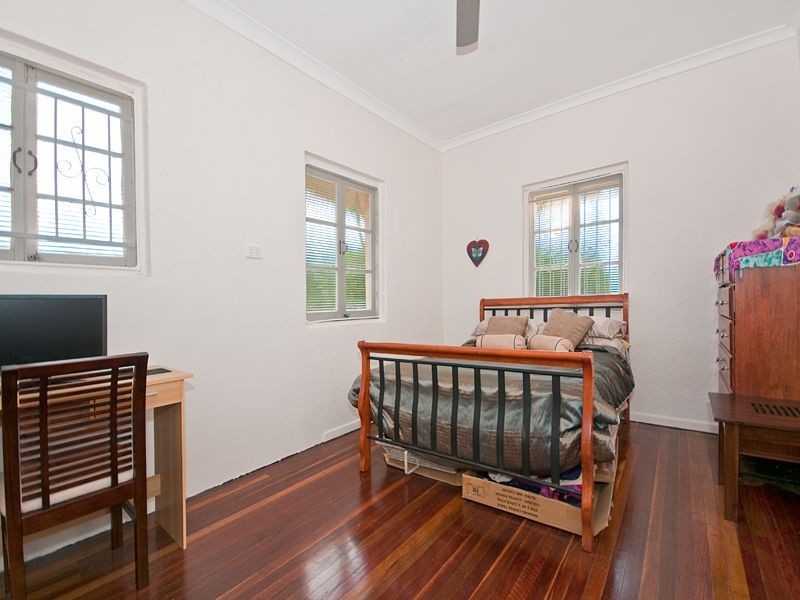 Bardon QLD 4065