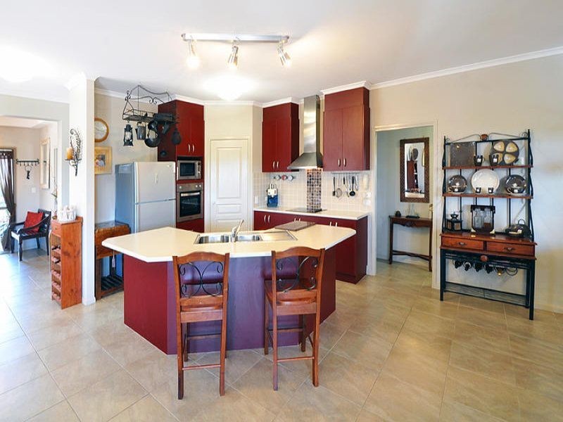 153 Silky Oak Avenue, Moggill QLD 4070