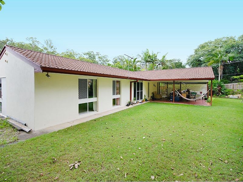 1 Yeoman Street, Chapel Hill QLD 4069