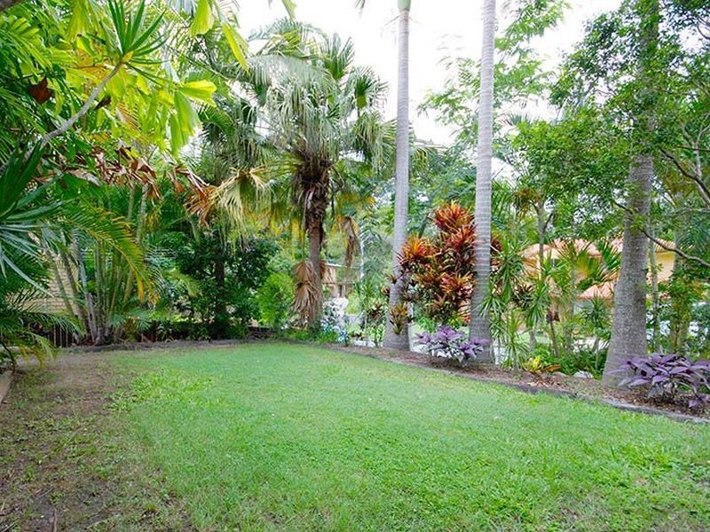 1 Yeoman Street, Chapel Hill QLD 4069