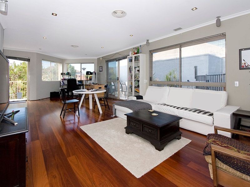 8/74 Kensington Terrace, Toowong QLD 4066