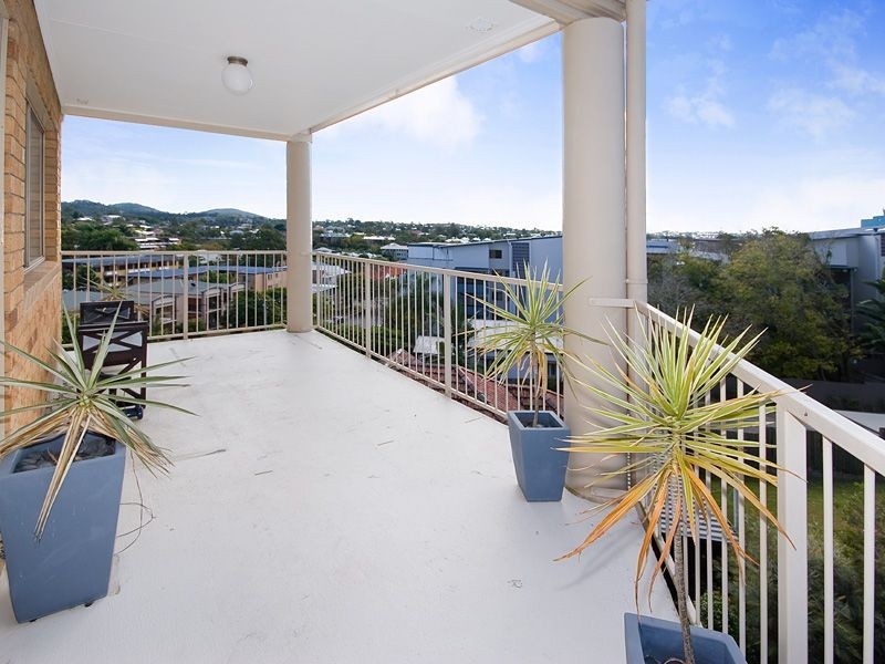 8/74 Kensington Terrace, Toowong QLD 4066