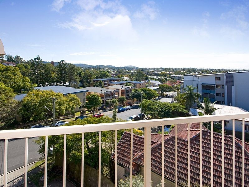 8/74 Kensington Terrace, Toowong QLD 4066