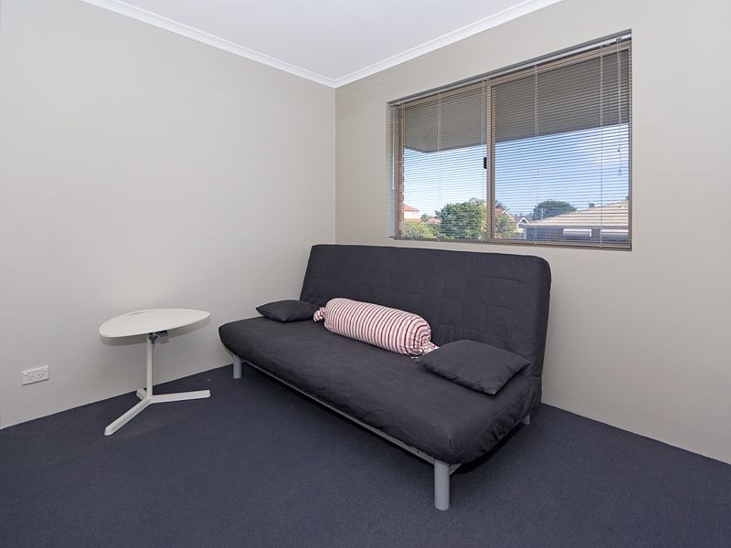 8/74 Kensington Terrace, Toowong QLD 4066