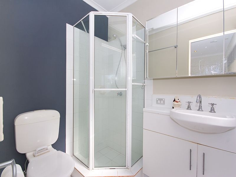8/74 Kensington Terrace, Toowong QLD 4066