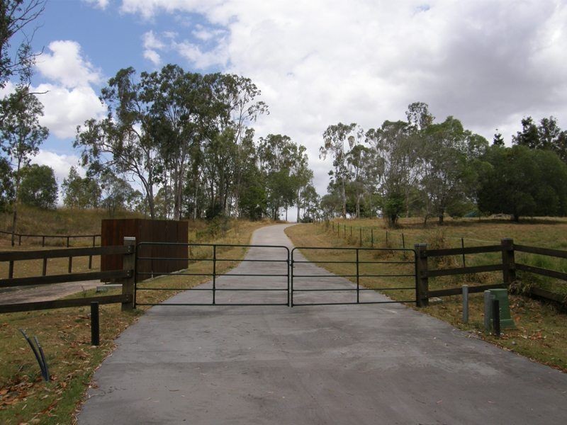 Brookfield QLD 4069