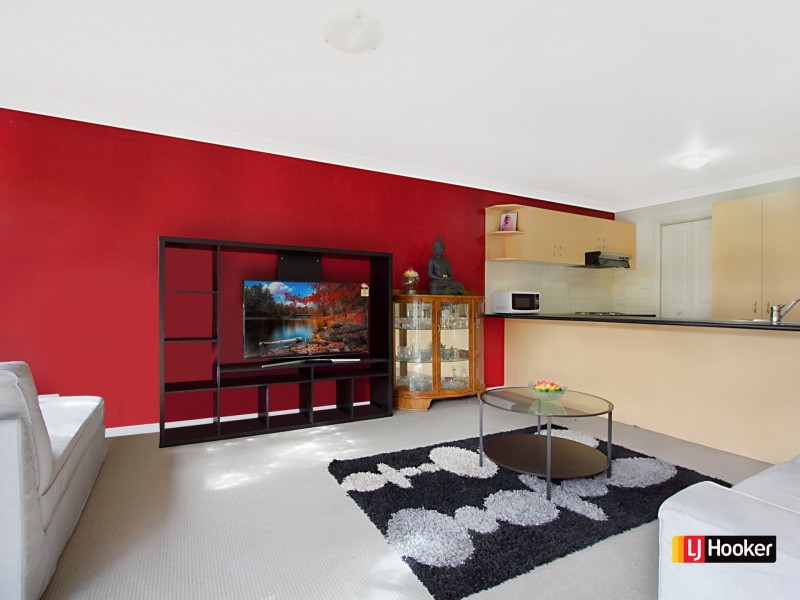 4/200 Targo Road, Girraween NSW 2145