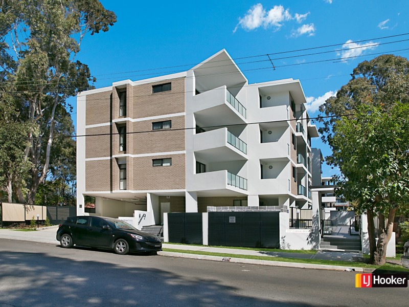 8/232 Targo Road, Toongabbie NSW 2146