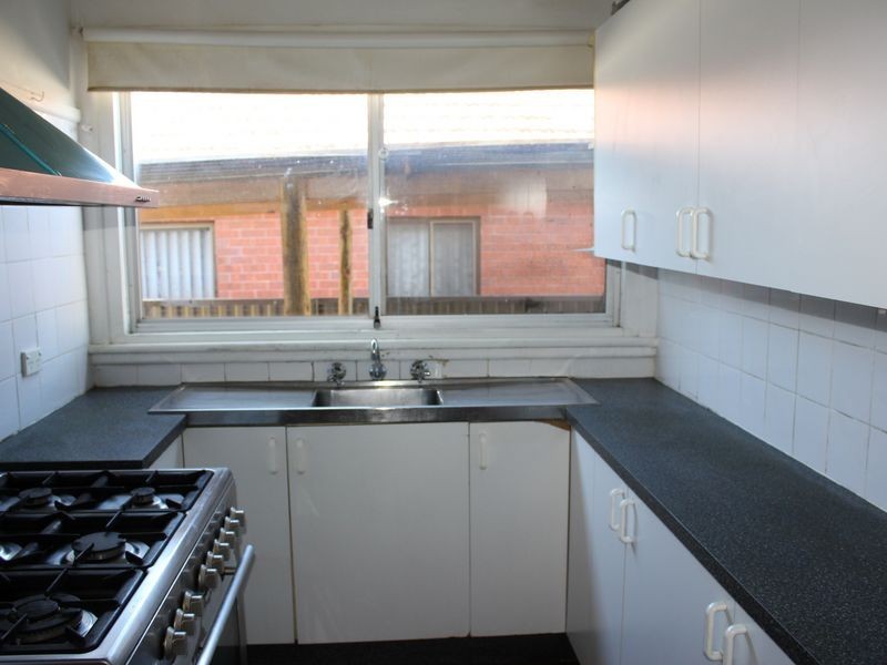 11 Parry Street, Pendle Hill NSW 2145