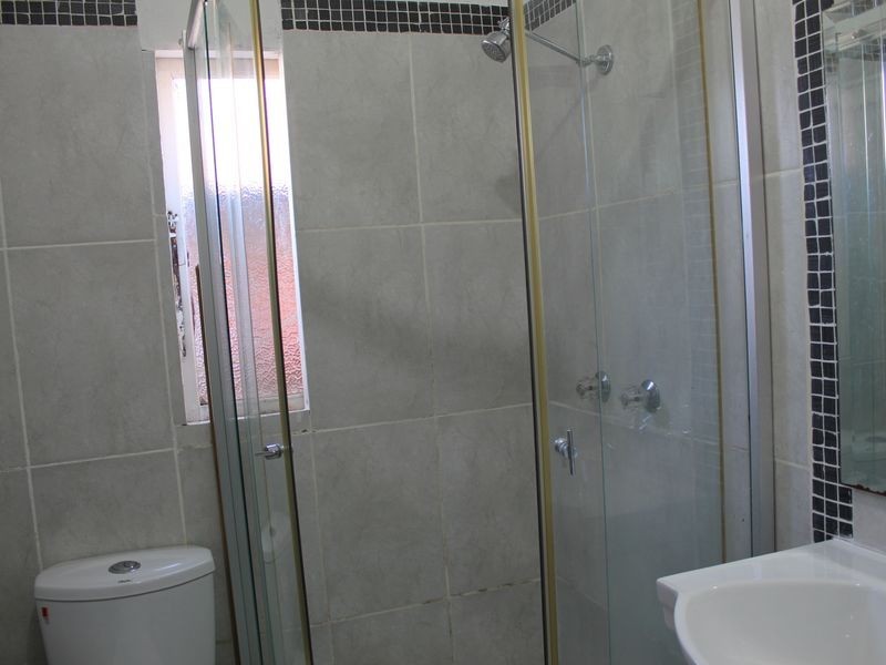 11 Parry Street, Pendle Hill NSW 2145