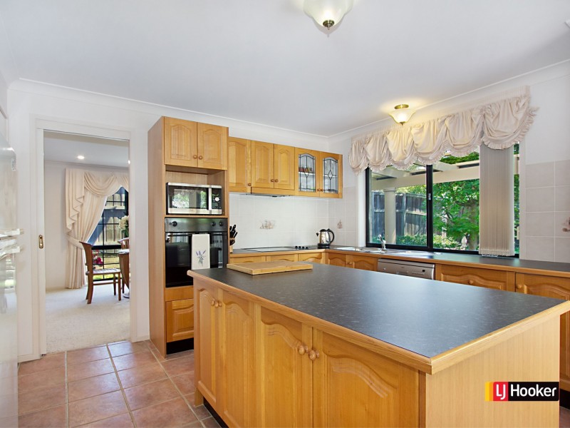 6 Borrowdale Way, Beaumont Hills NSW 2155