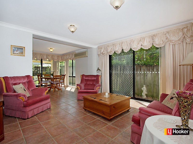 6 Borrowdale Way, Beaumont Hills NSW 2155