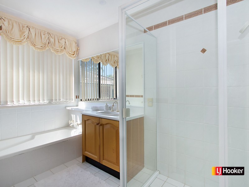 6 Borrowdale Way, Beaumont Hills NSW 2155