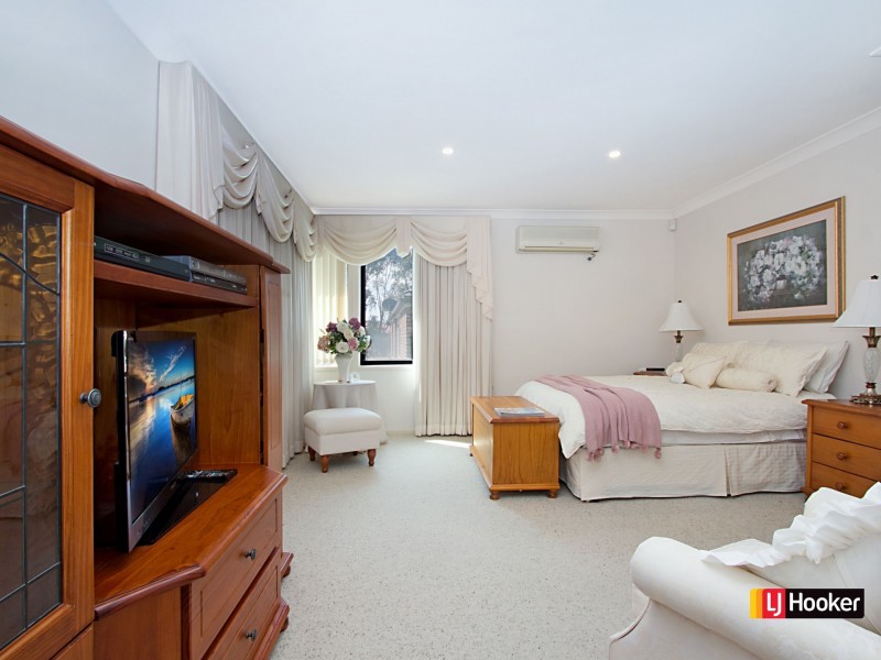 6 Borrowdale Way, Beaumont Hills NSW 2155