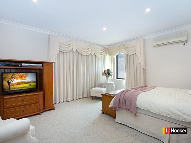 6 Borrowdale Way, Beaumont Hills NSW 2155