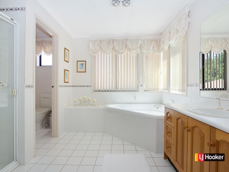 6 Borrowdale Way, Beaumont Hills NSW 2155