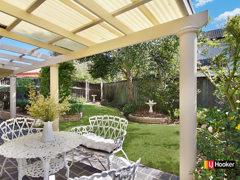 6 Borrowdale Way, Beaumont Hills NSW 2155