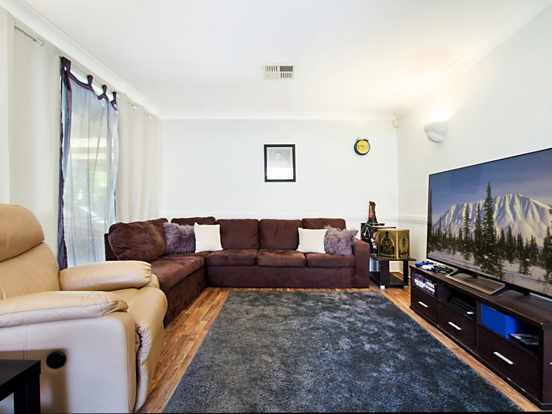 8 Wayne Street, Dean Park NSW 2761