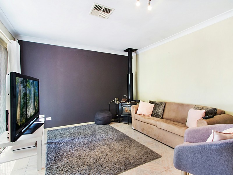 8 Wayne Street, Dean Park NSW 2761