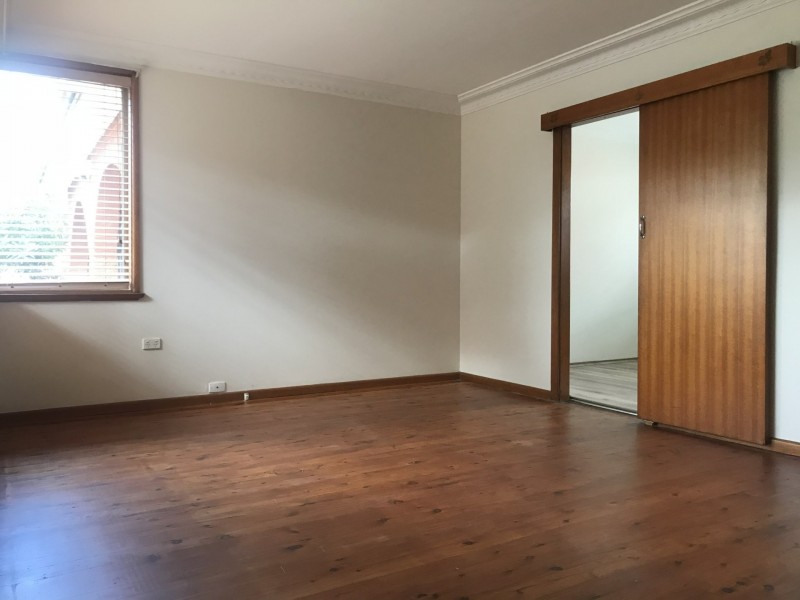 1 Barangaroo Road, Toongabbie NSW 2146