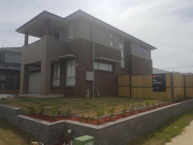 33 Madden Street, Oran Park NSW 2570