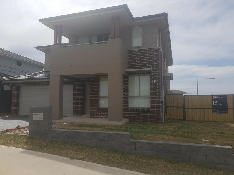 33 Madden Street, Oran Park NSW 2570