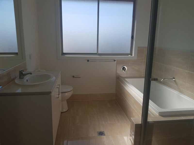 33 Madden Street, Oran Park NSW 2570