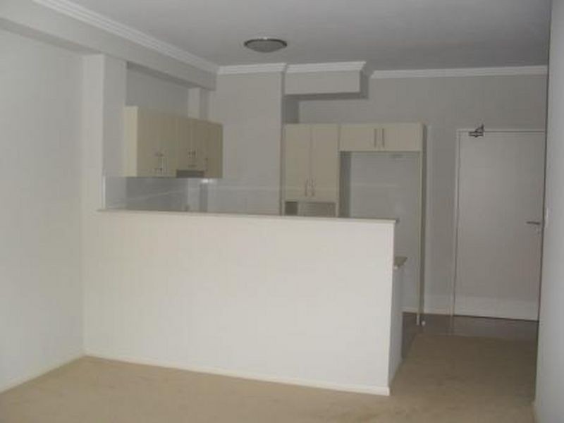 2/2-4 Fifth Avenue, Blacktown NSW 2148