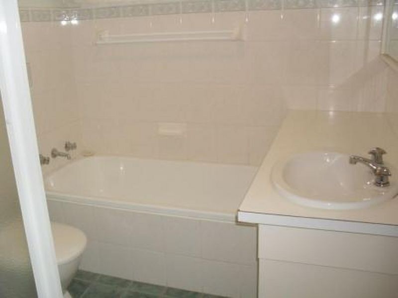 2/2-4 Fifth Avenue, Blacktown NSW 2148