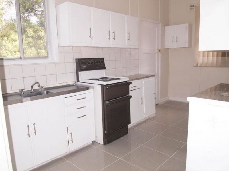 18 Gladys Crescent, Seven Hills NSW 2147