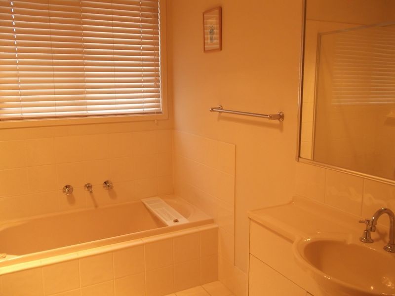 11 Snowgum Street, Acacia Gardens NSW 2763