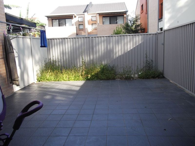 2/16 Highland Avenue, Toongabbie NSW 2146