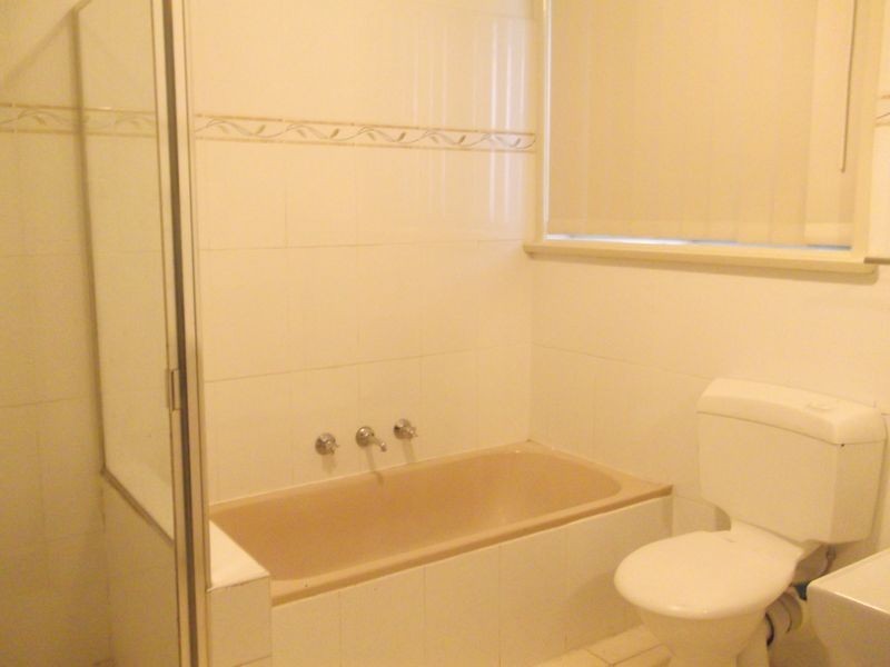 236 Targo Road, Toongabbie NSW 2146