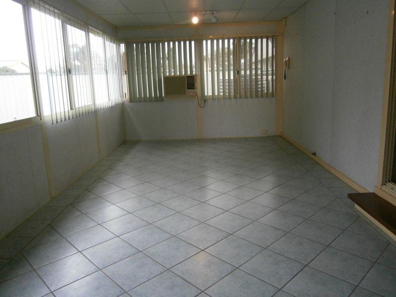 22 Halmahera Crescent, Lethbridge Park NSW 2770