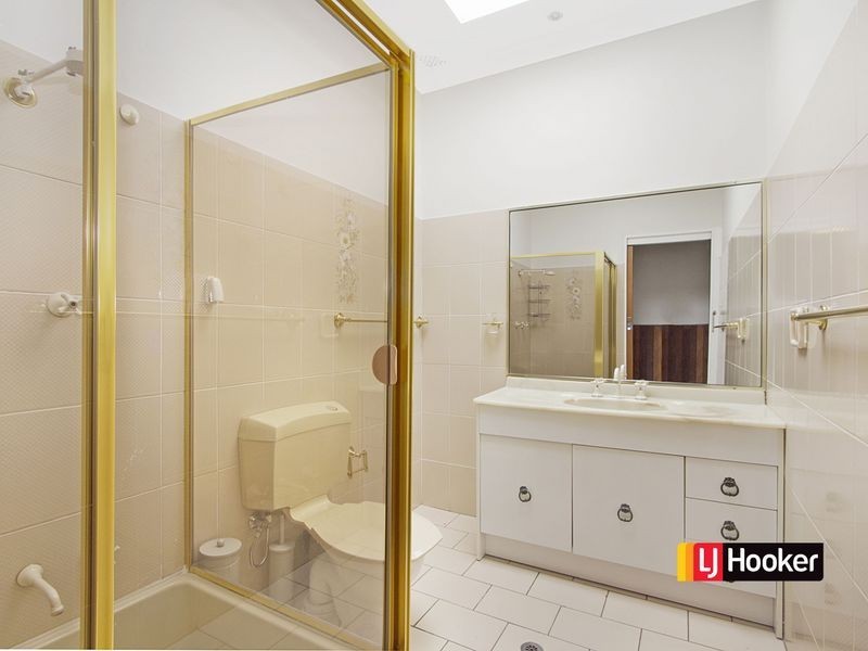 77 Grantham Road, Seven Hills NSW 2147