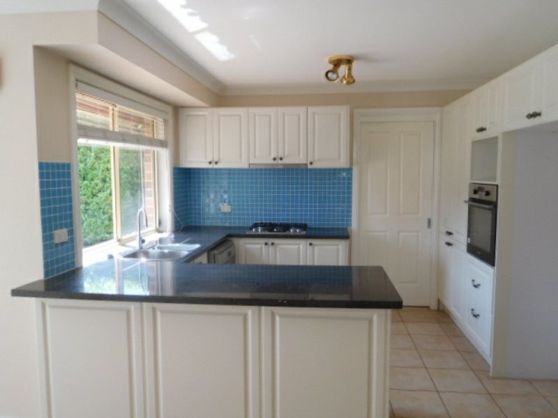 18 Crestview Drive, Glenwood NSW 2768