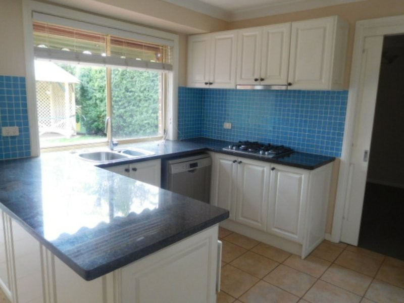 18 Crestview Drive, Glenwood NSW 2768