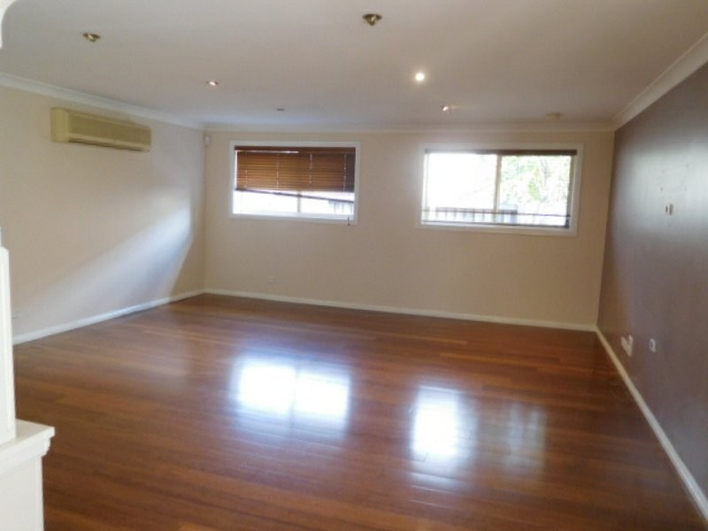 18 Crestview Drive, Glenwood NSW 2768