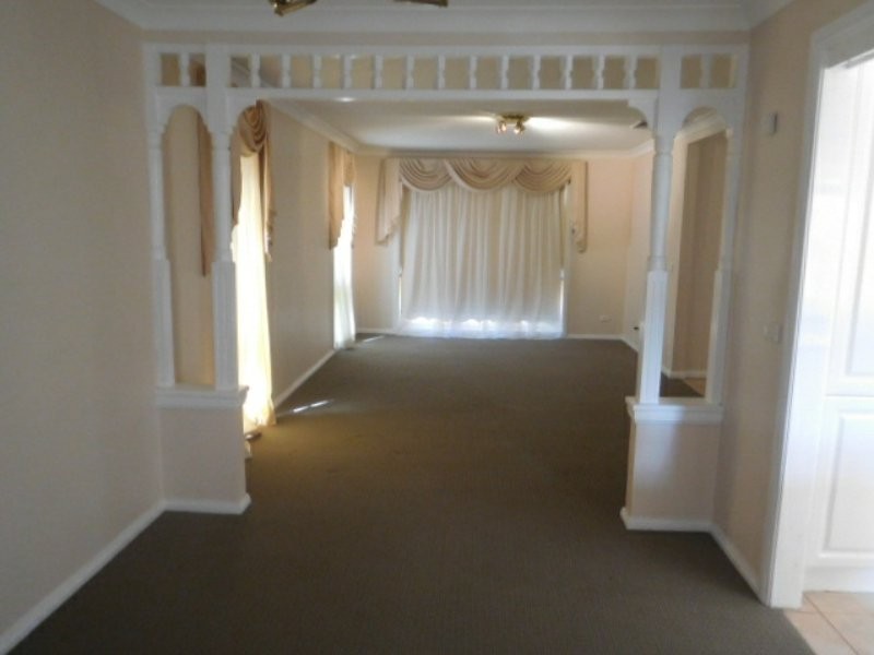 18 Crestview Drive, Glenwood NSW 2768