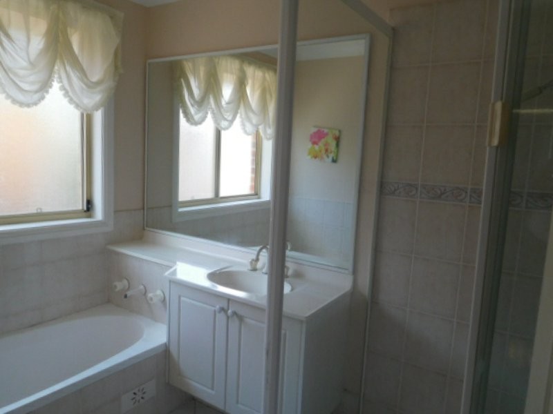 18 Crestview Drive, Glenwood NSW 2768