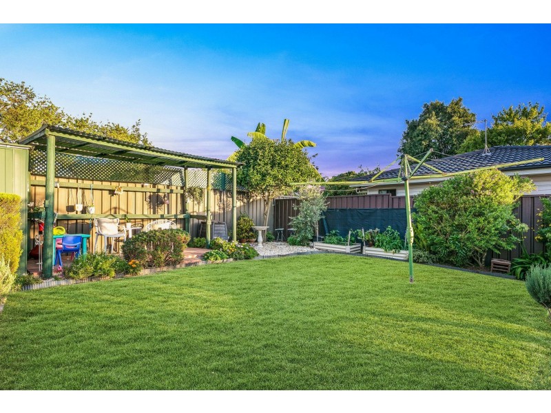 27 Pineleigh Road, Lalor Park NSW 2147