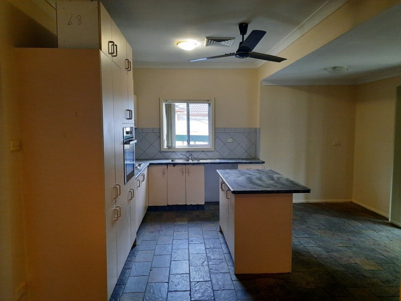 17 Artillery Crescent, Seven Hills NSW 2147