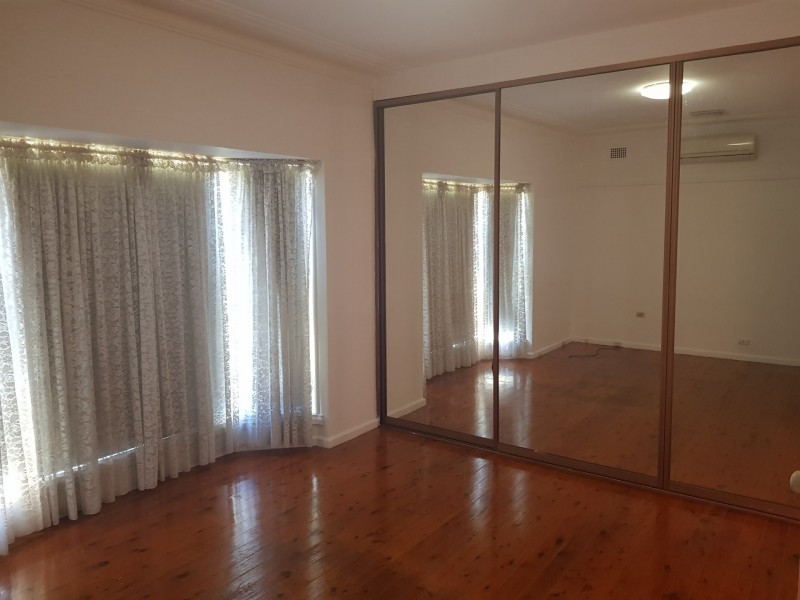 9 Budgeree Road, Toongabbie NSW 2146