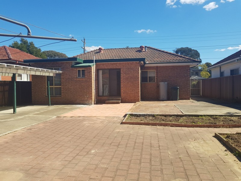 9 Budgeree Road, Toongabbie NSW 2146