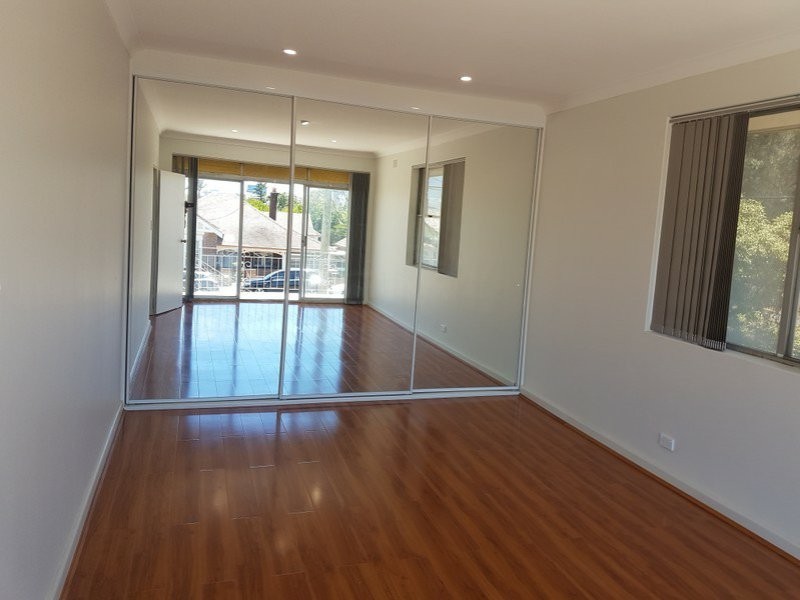 8 Daniel Street, Granville NSW 2142