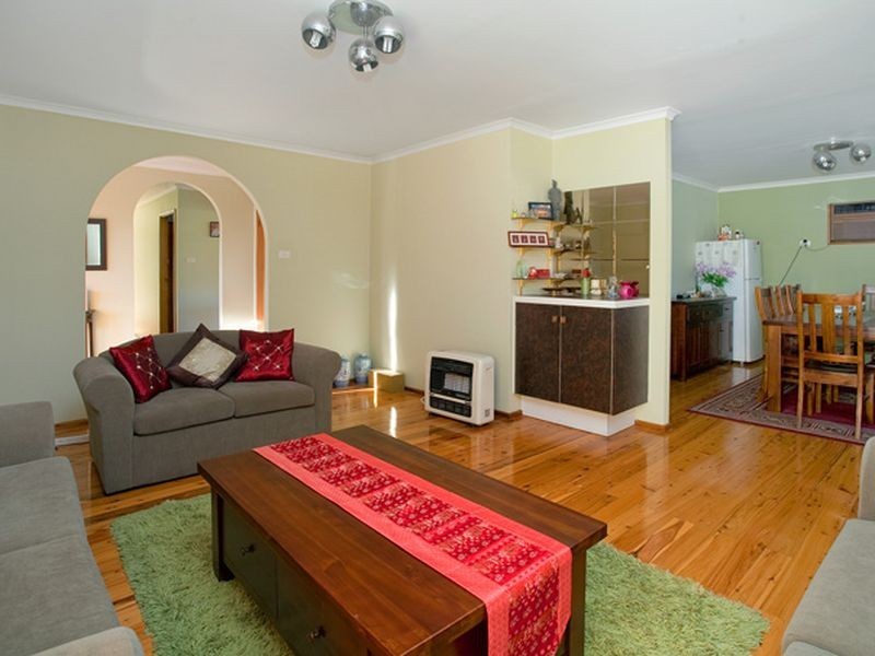 64 Shakespeare Drive, St Clair NSW 2759