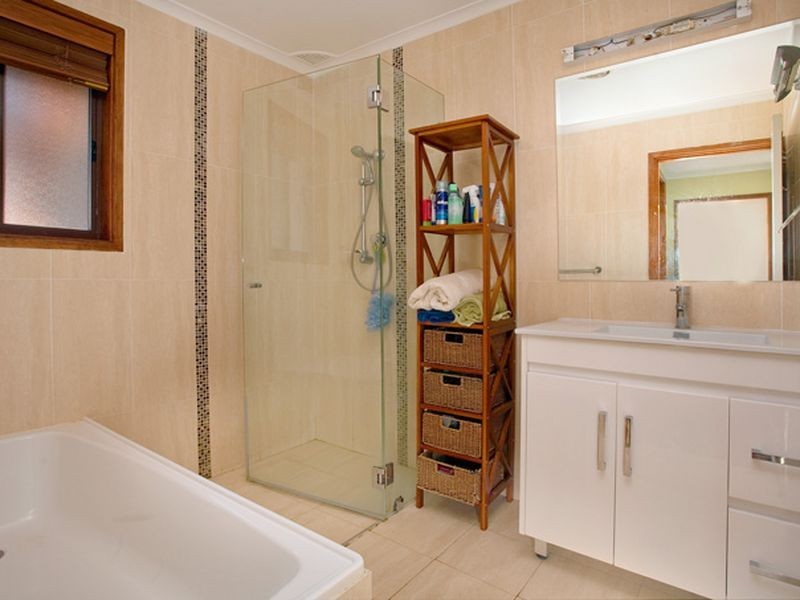 64 Shakespeare Drive, St Clair NSW 2759