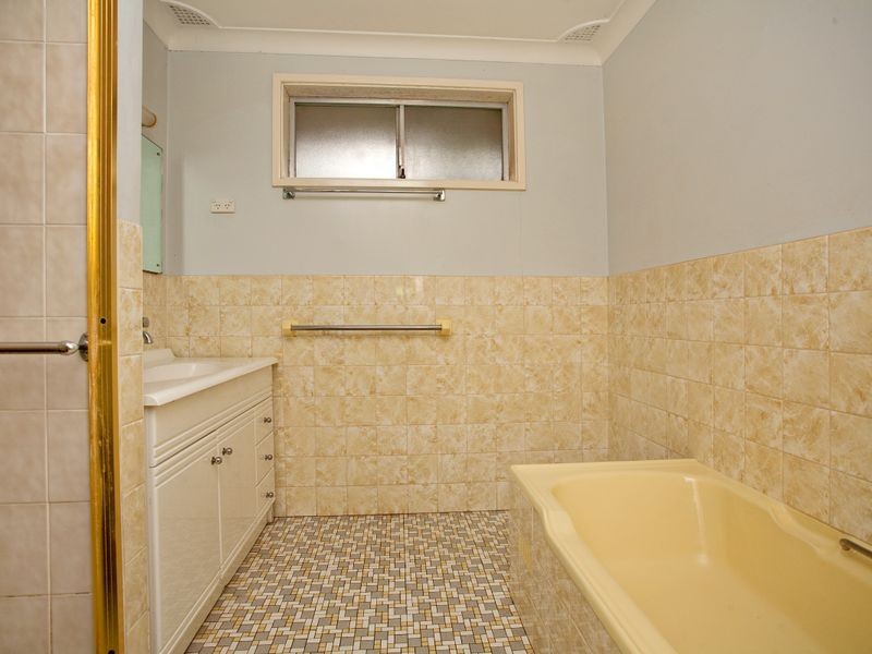 2 Athabaska Avenue, Seven Hills NSW 2147